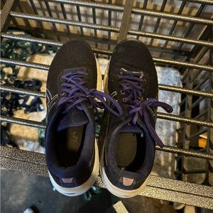 Woman’s ASICS size 10 sneakers